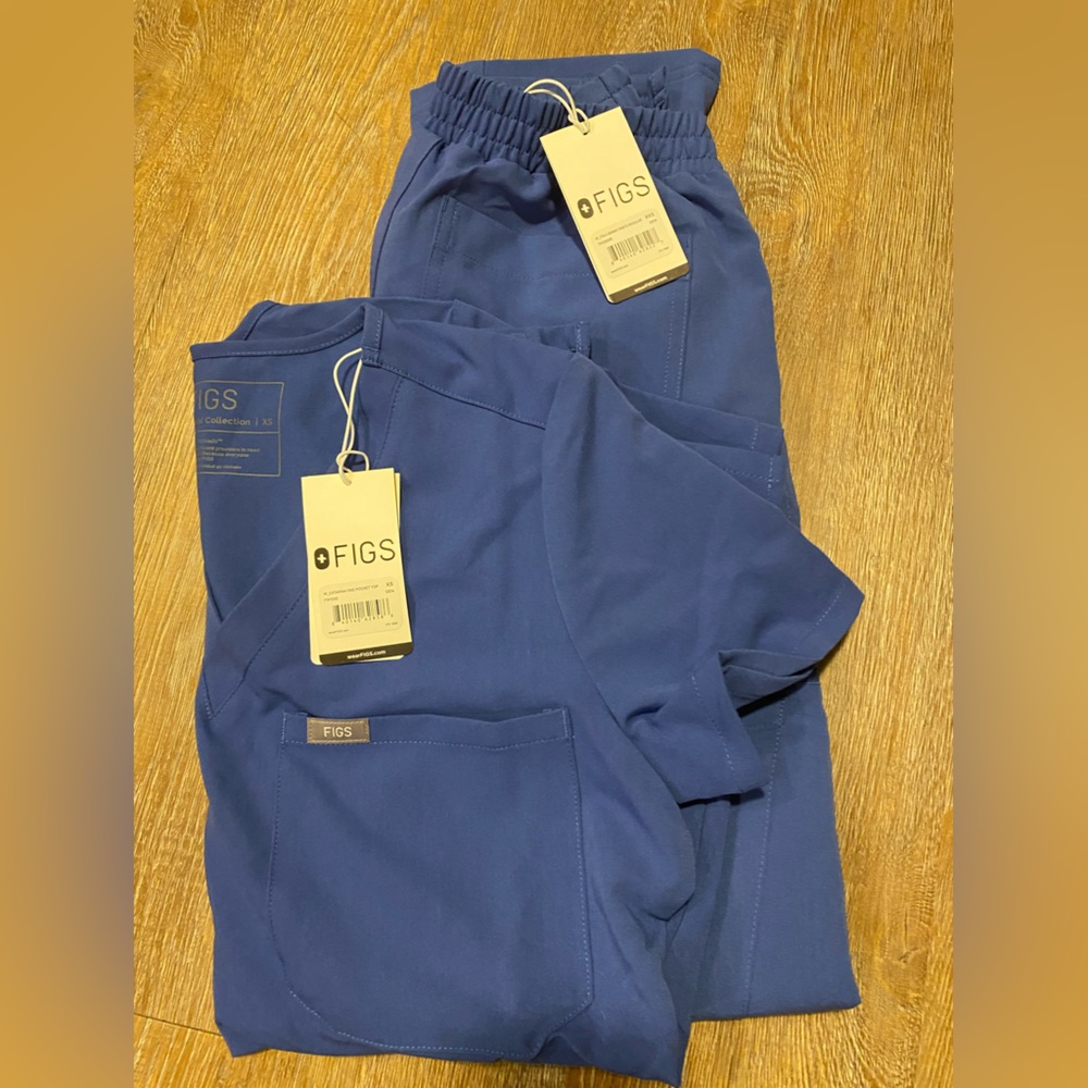 Blue scrubs (figs)